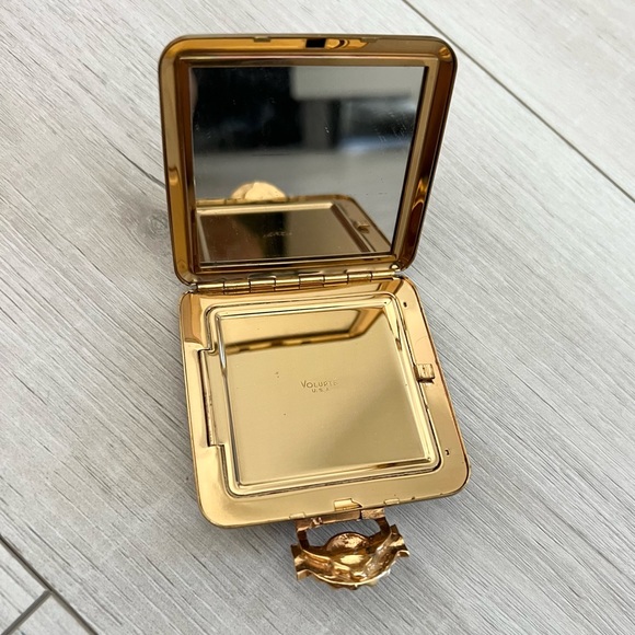 Vintage 1960's Volupte USA brass compact mirror and powder space - Picture 2 of 3